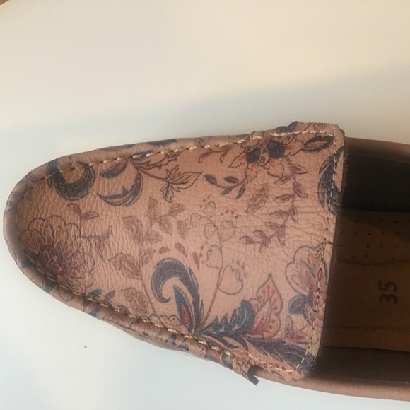 Shoes - Picture 12 of 12